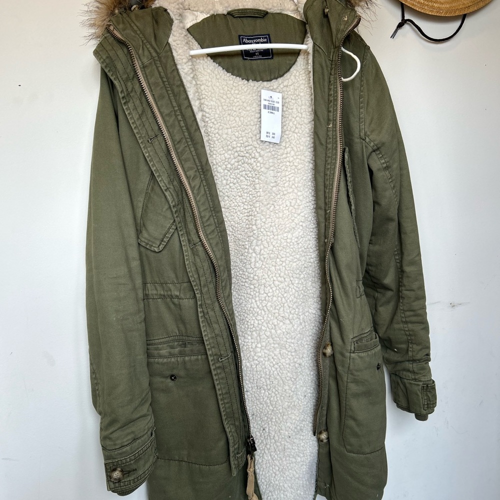 Abercrombie & Fitch Olive Green Sherpa Jacket with Cream Lining